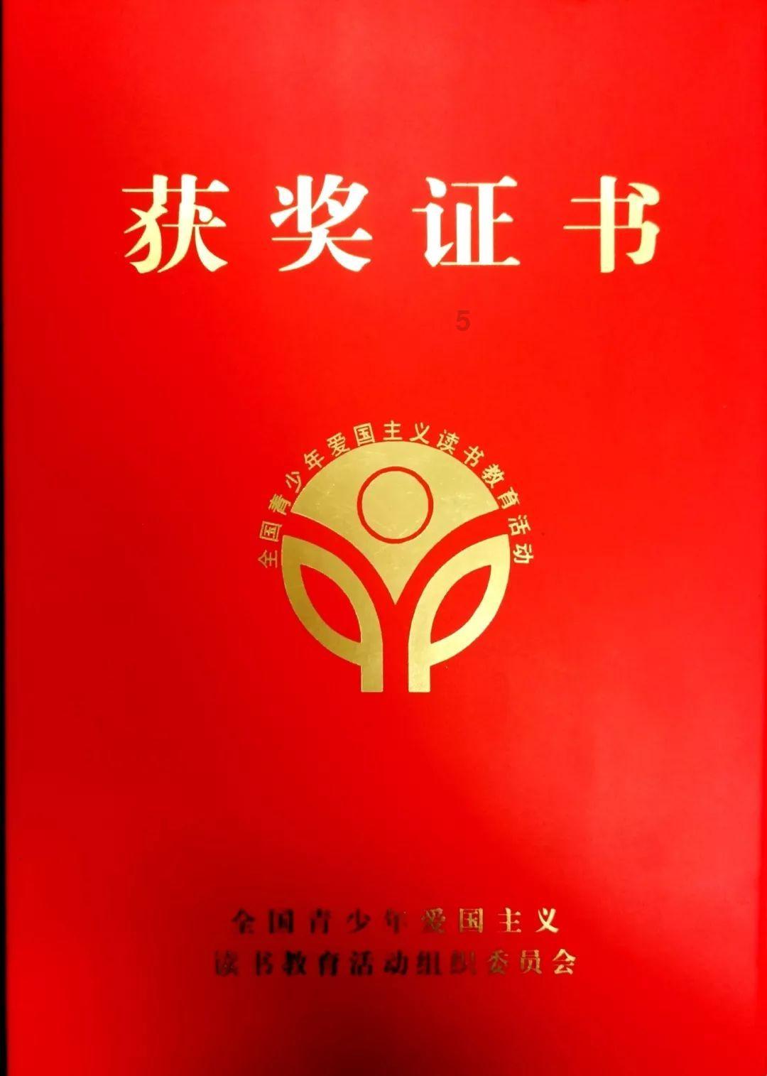 平时可以吃点蜂蜜，不仅可以防治肾结石，还能防治骨质疏松症